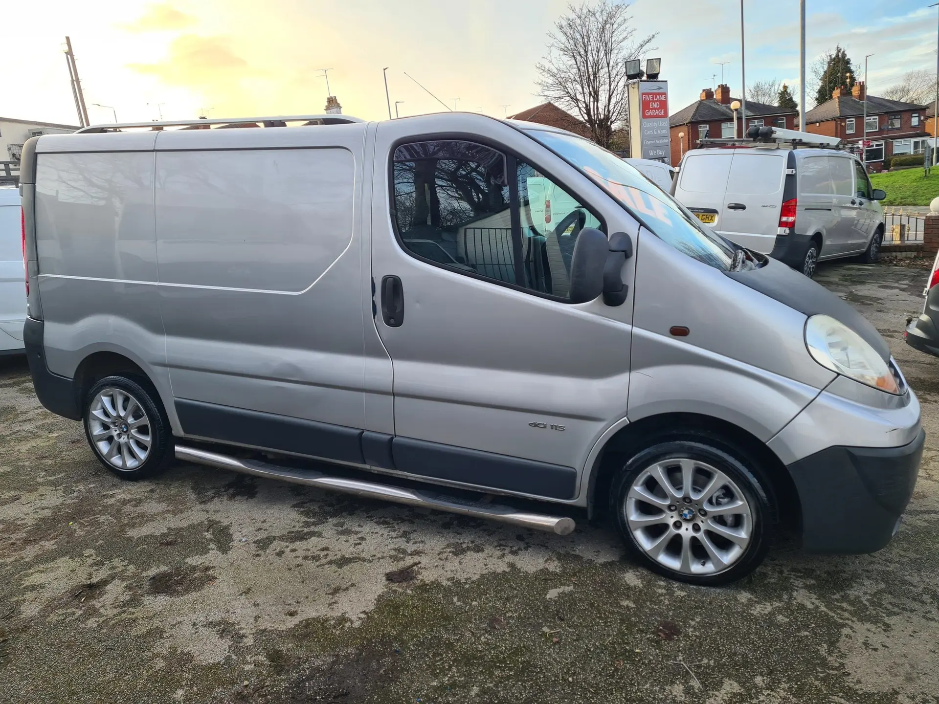 2007 RENAULT TRAFIC FULL CAMPER CONVERSION, photo 1 of 10