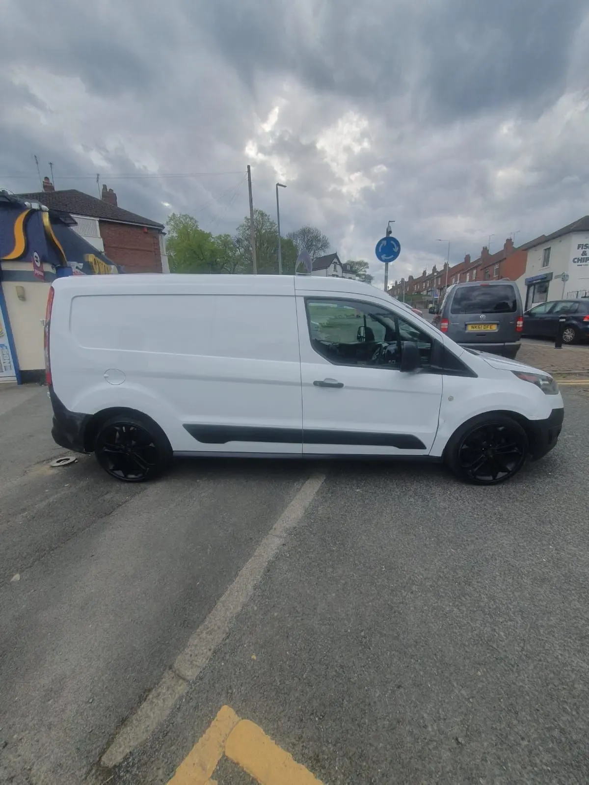 FORD TRANSIT CONNECT L2 LONG WHEELBASE, photo 1 of 14